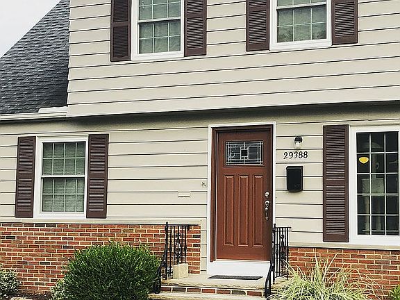 2nd image of 29388 Woodway Dr
