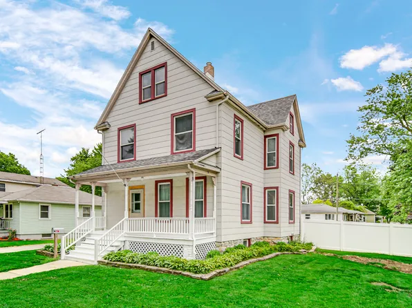 304 N Maple St, Momence, IL 60954