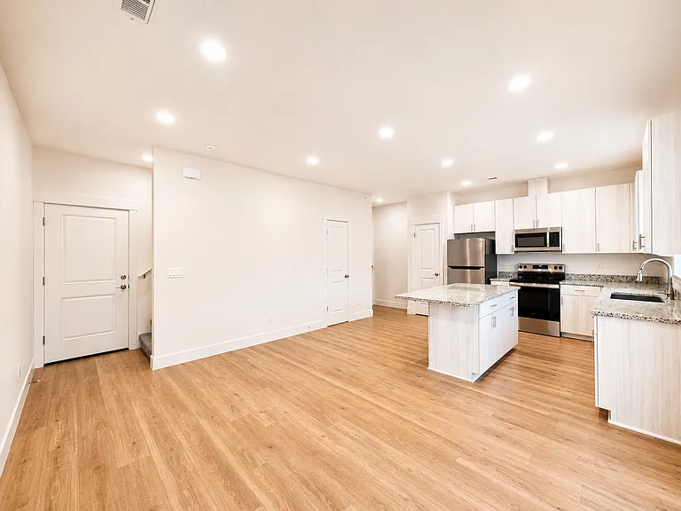 5828 W 40th Ct — Photo 26