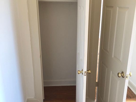 5th image of 3292 Hull Ave