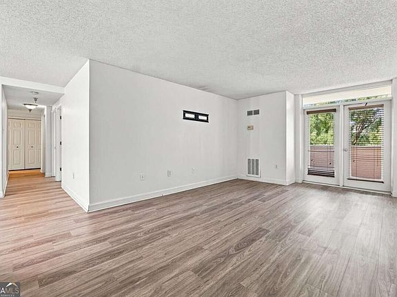 5th image of 375 Ralph McGill Blvd NE APT 401