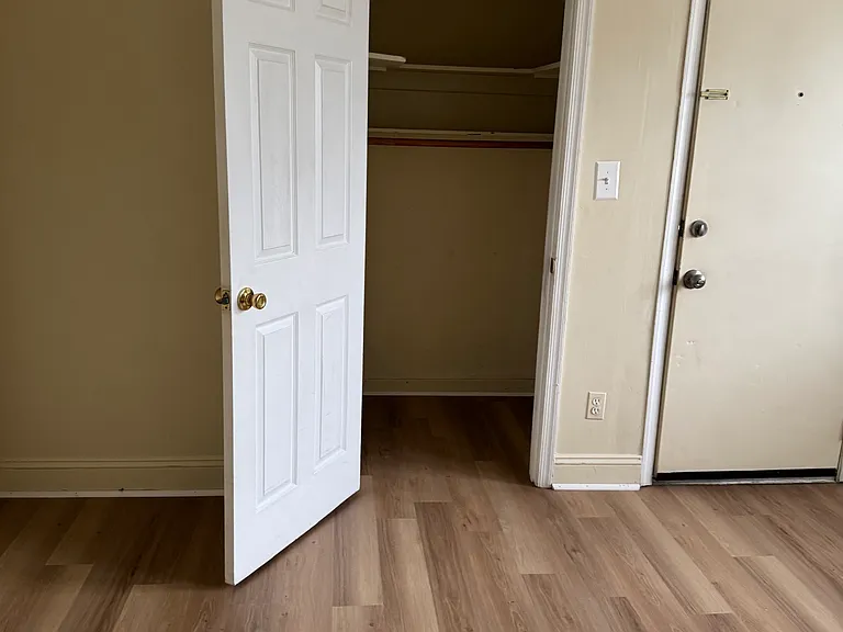 200 S Veitch St #1 — Photo 5