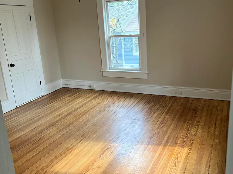 145 E Vermont Ave #B — Photo 9