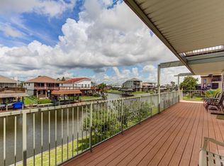 7 S Skimmer St, La Marque, TX 77568