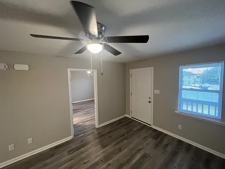 1807 Graymont Ln SW #B — Photo 6