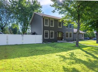 205 Evergreen Dr E, Cannon Falls, MN 55009