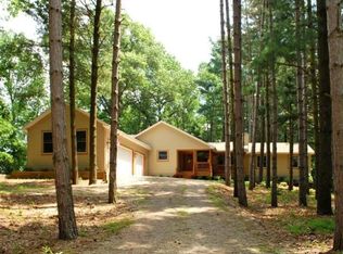 10696 Silver Lake Rd, South Lyon, MI 48178