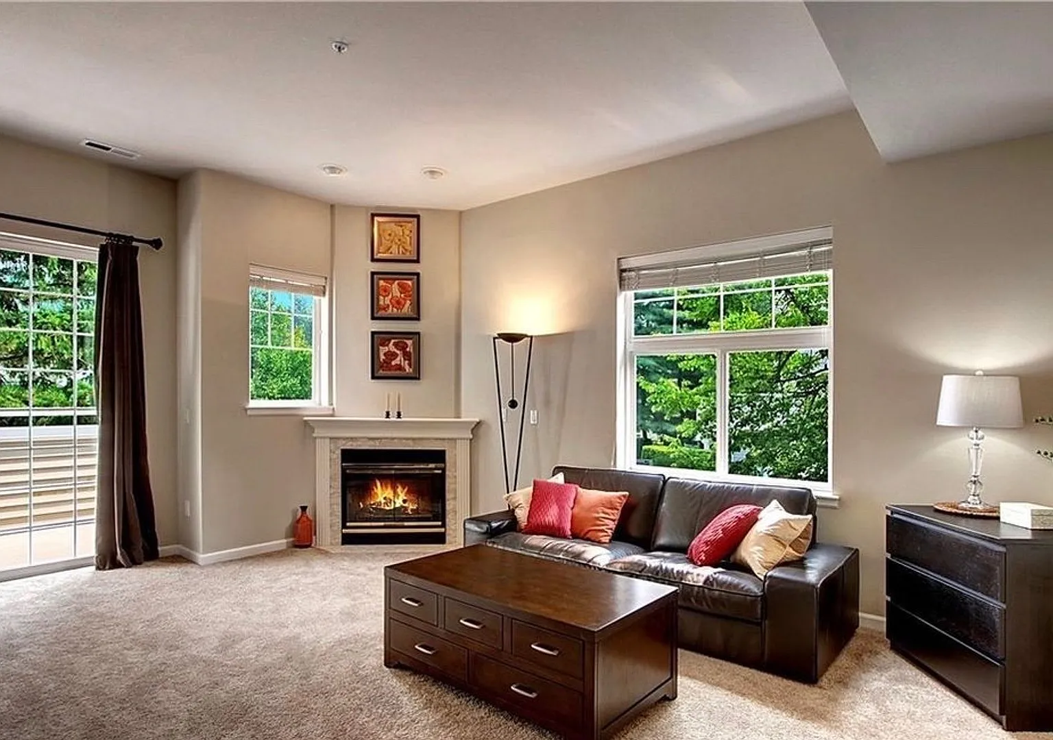 Bellevue Townhouse — Photo 4