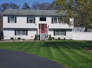 8 Florus Crom Ct, Stony Pt, NY 10980