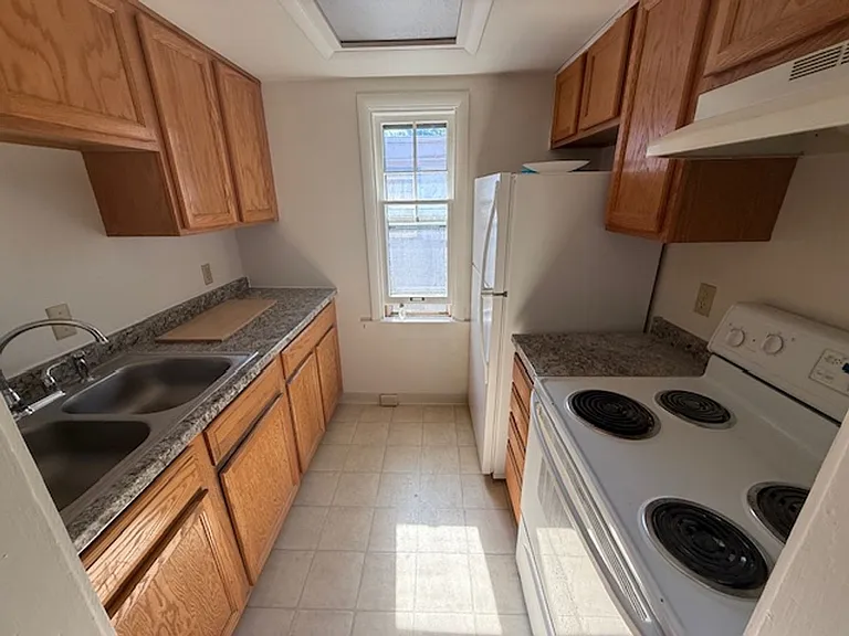123 Wyoming Ave — Photo 2