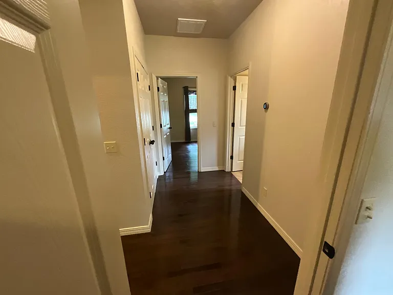 198 W Walnut St — Photo 7