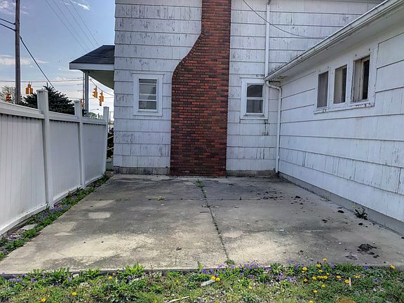 3rd image of 901 North St