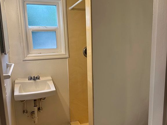 4th image of 351 W 10th Ave APT C