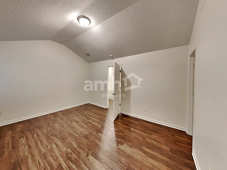 364 Hidden Creek Ln — Photo 14