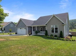 190 Montgomery Rd, Staunton, VA 24401