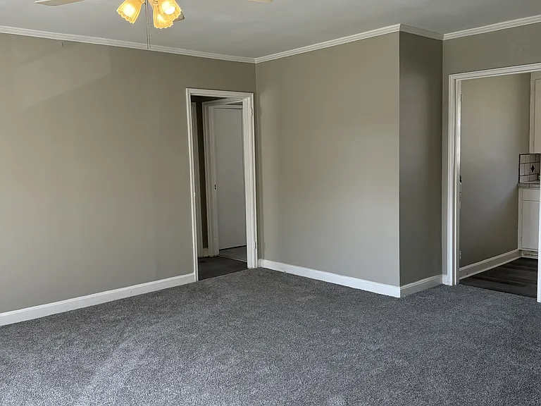 127 Crestview Dr #3 — Photo 2