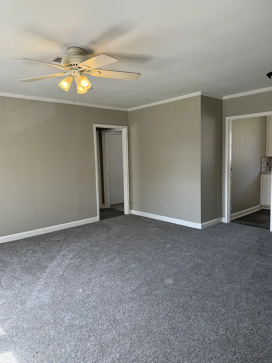 Building Photo - 127 Crestview Dr #3