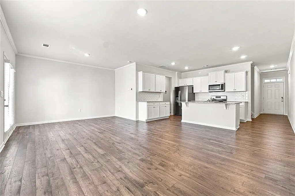 3 bed, 2.5 bath, 1980 sqft, $2,250 — Photo 4