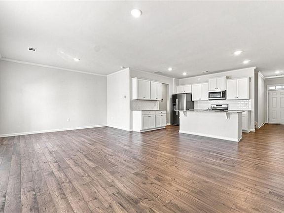 4th image of 2614 Poppy Ct