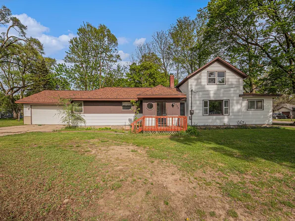 209 Oak St, Cedar Springs, MI 49319