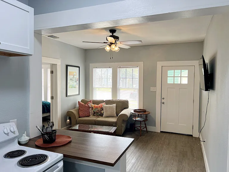 715 W Hollywood Ave #2 — Photo 8