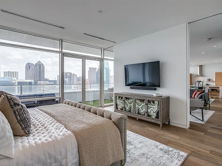 2430 Victory Park Ln #2607 — Photo 12