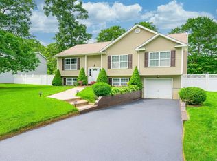 151 Main Ave, Mastic, NY 11950