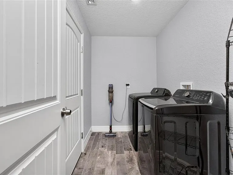 310 Albatross Rd — Photo 34