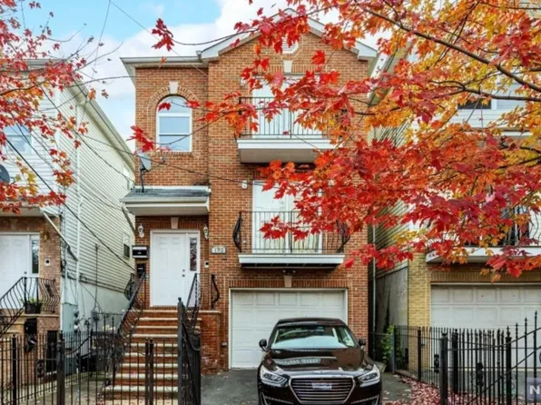 192 S 8th St, Newark, NJ 07103