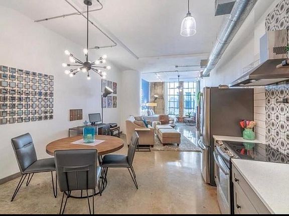 3rd image of 1122 Jackson St APT 217