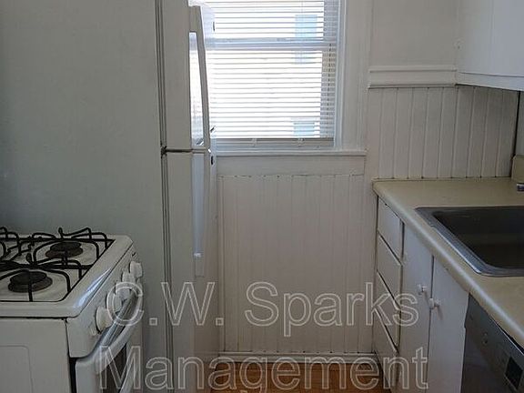 5th image of 6130 1/2 Worth St