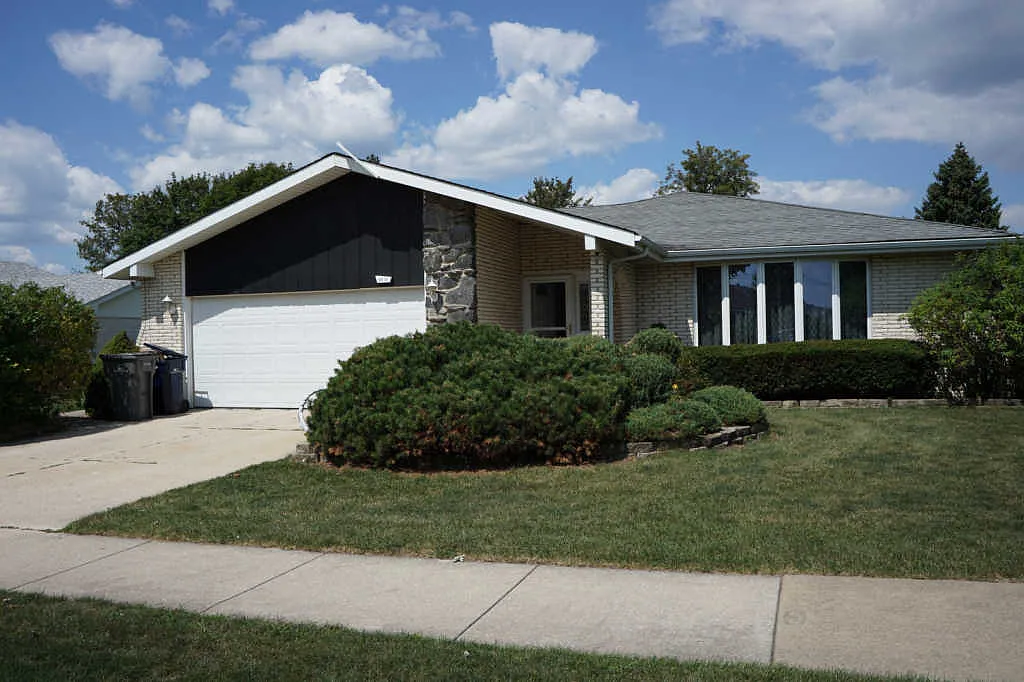 8014 Wheeler Dr photo 1
