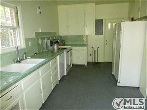 2nd image of 2022 Seminole Dr