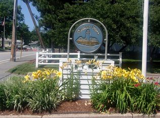 26 School St APT 106, Hull, MA 02045