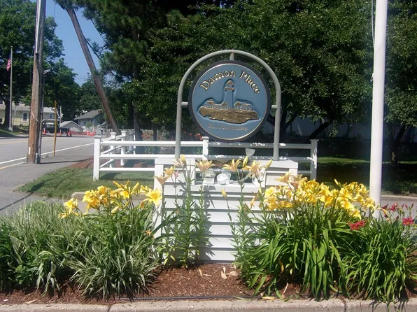 26 School St APT 106, Hull, MA 02045