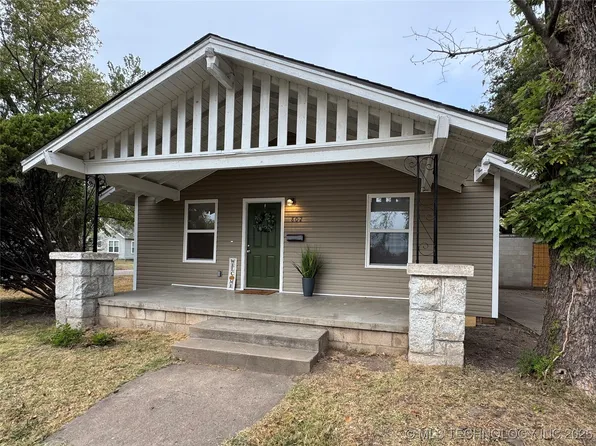 802 E Maple St, Cushing, OK 74023