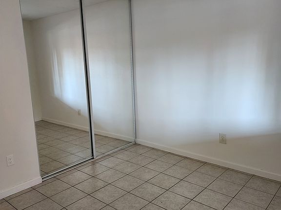 5th image of 2121 E Grand Ave #20