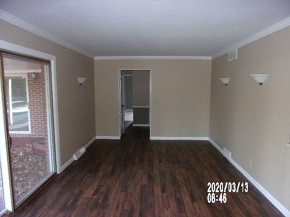 3rd image of 211 Fleetwood Dr