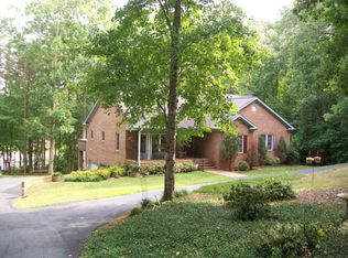 155 Lake Hunt Dr, Reidsville, NC 27320