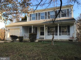 17 Darian Ct, Sterling, VA 20165