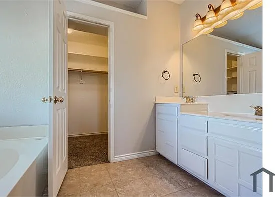 2420 Waterloo Ln — Photo 23