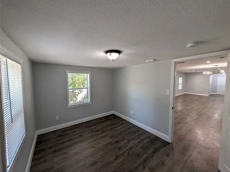 1608 E New Orleans Ave — Photo 10