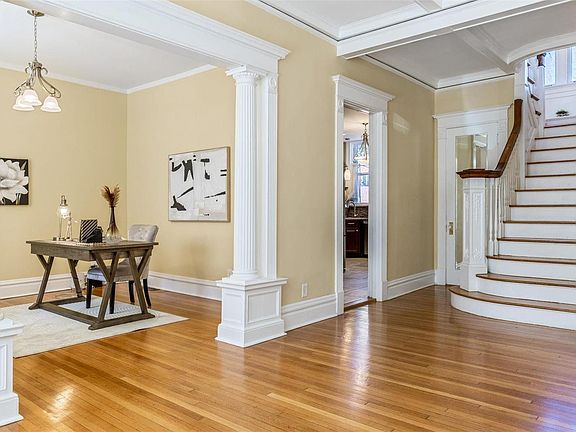 4th image of 6127 Kingsbury Ave