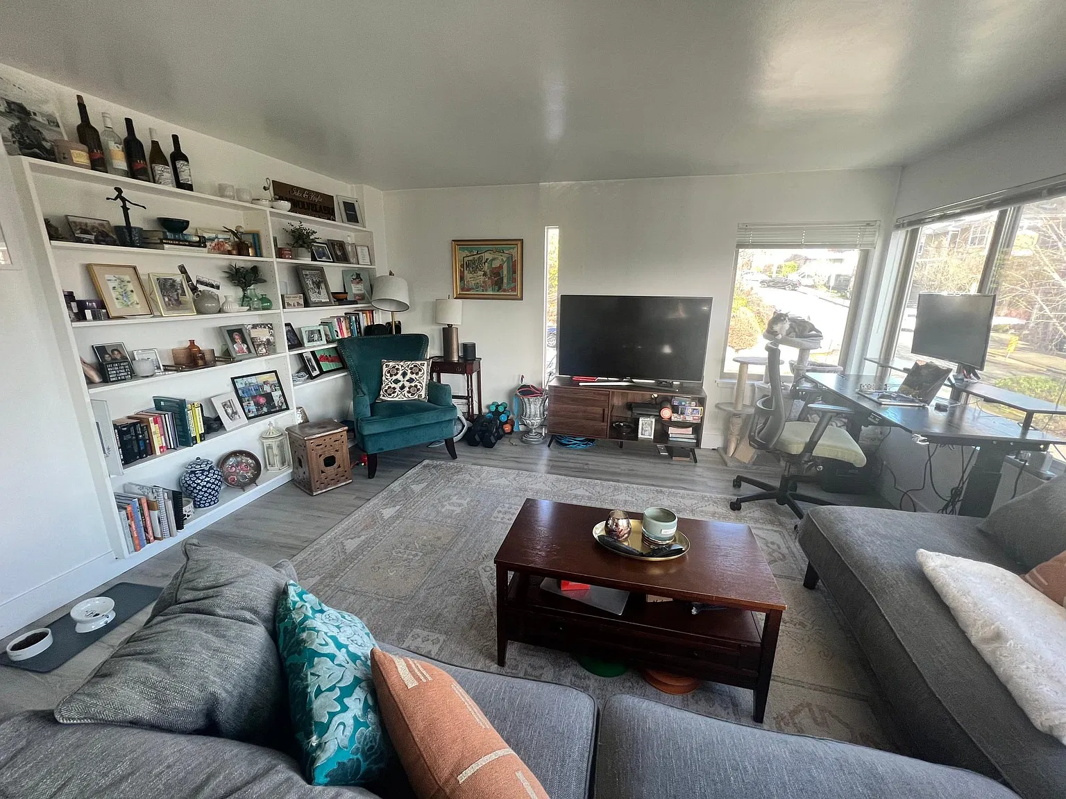 2 bed, 950 sqft, $2,765 — Photo 2