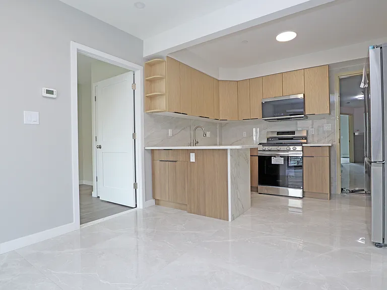 7163 161st St #3B — Photo 8