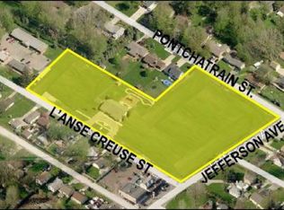 36727 Jefferson Ave, Harrison Township, MI