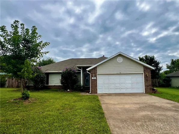 113 N Bailey St, Lowell, AR 72745