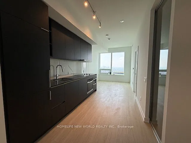 8 Wellesley St W #5802 — Photo 3