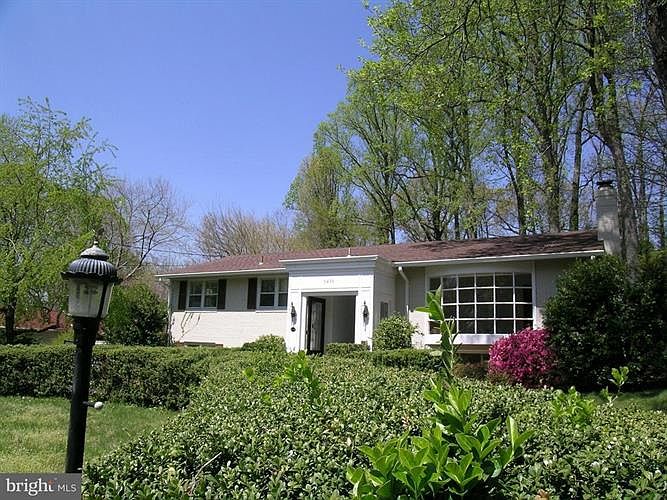 1st image of 6438 Woodville Dr
