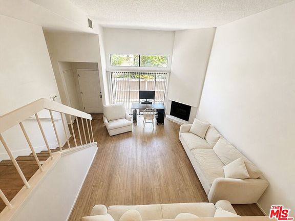 5th image of 15173 Magnolia Blvd Unit E